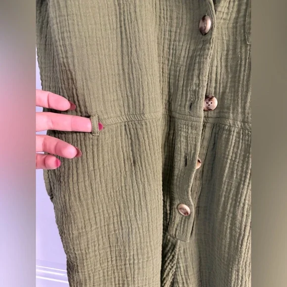 Kensie Green Romper✨ - Picture 4 of 8